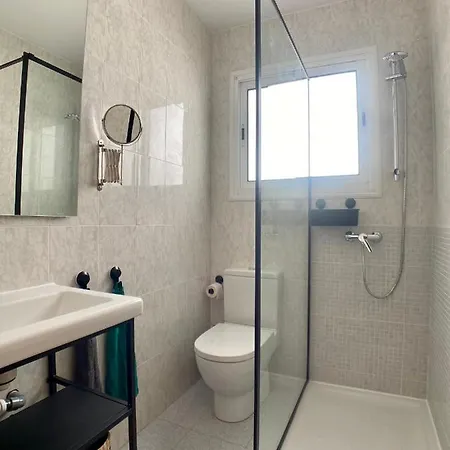 Apartment Old Town: 2 Blocks/2 Min Walk To The *
