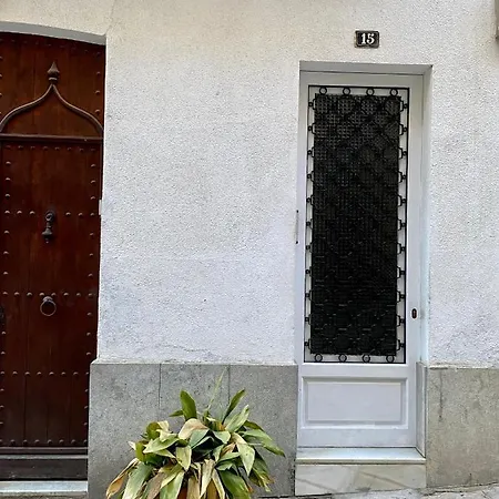 Old Town: 2 Blocks/2 Min Walk To The Apartment