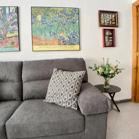 Apartment Old Town: 2 Blocks/2 Min Walk To The Blanes