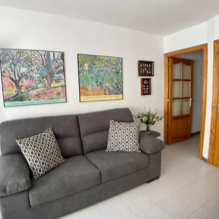 Old Town: 2 Blocks/2 Min Walk To The * Blanes